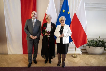 Uczestnicy uroczystości wręczenia odznaczeń państwowych
