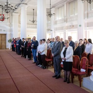 Uczestnicy uroczystości wręczenia odznaczeń państwowych