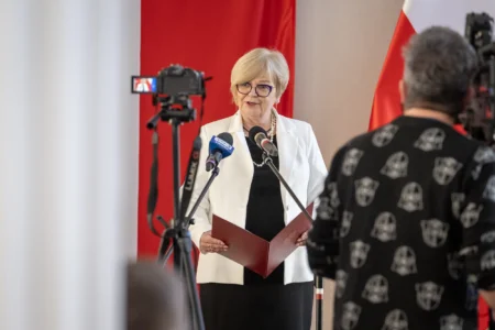 Uczestnicy uroczystości wręczenia odznaczeń państwowych