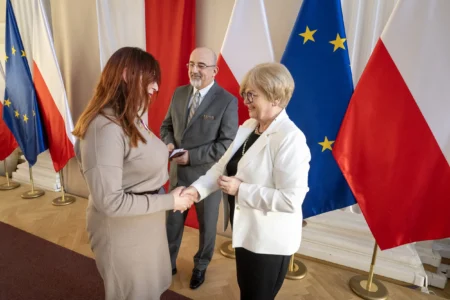 Uczestnicy uroczystości wręczenia odznaczeń państwowych