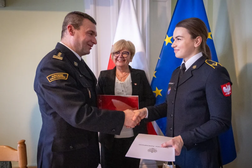 Uczestnicy spotkania wojewody ze strażakami - sportowcami