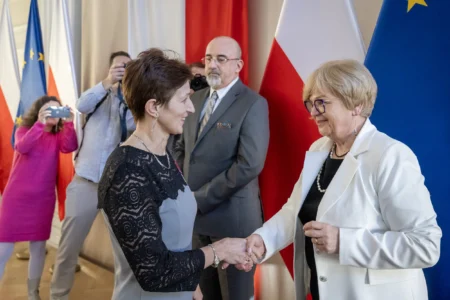 Uczestnicy uroczystości wręczenia odznaczeń państwowych