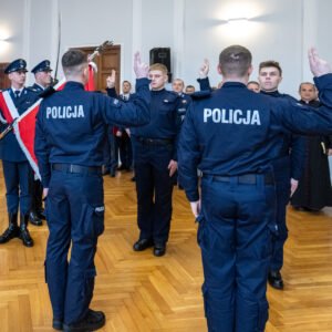 Uczestnicy uroczystego ślubowania policjantów