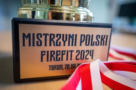 Uczestnicy spotkania wojewody ze strażakami - sportowcami