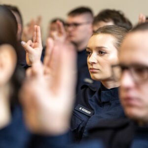 Uczestnicy uroczystego ślubowania policjantów