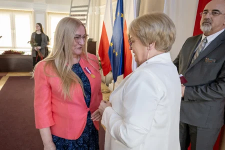 Uczestnicy uroczystości wręczenia odznaczeń państwowych