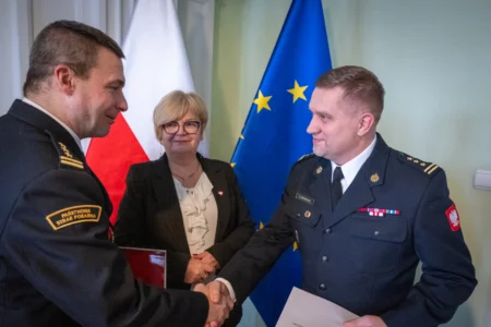 Uczestnicy spotkania wojewody ze strażakami - sportowcami