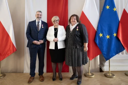 Uczestnicy uroczystości wręczenia odznaczeń państwowych