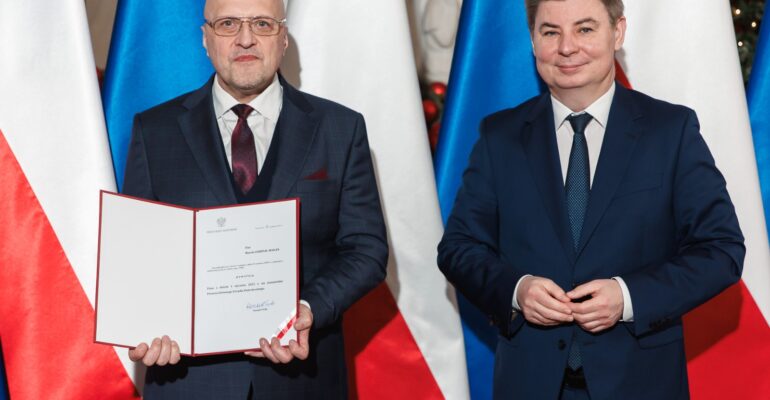 Prof. Marek Cierpiał-Wolan został powołany na stanowisko Prezesa Głównego Urzędu Statystycznego. Nominację, w imieniu Premiera, wręczył Szef Kancelarii Prezesa Rady Ministrów Jan Grabiec.