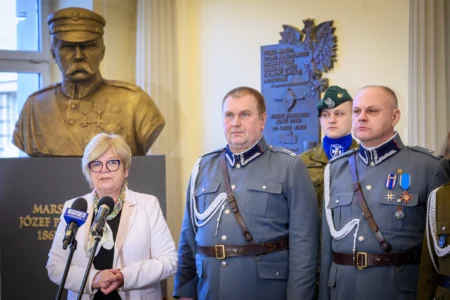 Uczestnicy uroczystości w Urzędzie Wojewódzkim