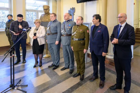 Uczestnicy uroczystości w Urzędzie Wojewódzkim