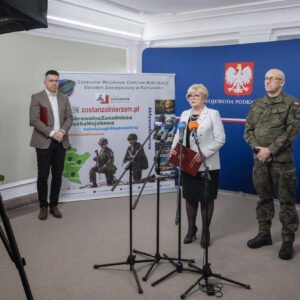 Konferencja prasowa dotycząca rozpoczynającej się kwalifikacji wojskowej.