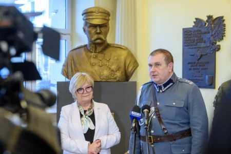 Uczestnicy uroczystości w Urzędzie Wojewódzkim