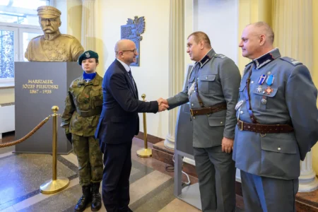 Uczestnicy uroczystości w Urzędzie Wojewódzkim