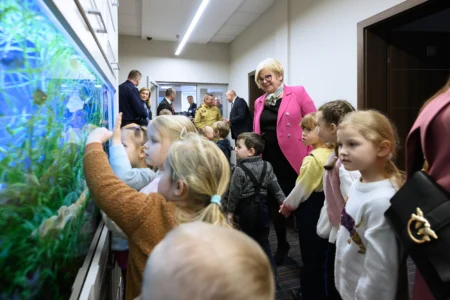 Europejski Dzień Numeru Alarmowego 112. Wydarzenie zorganizowane w CPR w Rzeszowie z udziałem wojewody podkarpackiego Teresy Kubas-Hul, przedstawicieli podkarpackiej Policji, PSP, Wojewódzkiej Stacji Pogotowia Ratunkowego i Kuratorium Oświaty w Rzeszowie.