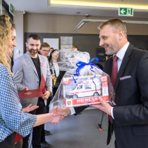 Europejski Dzień Numeru Alarmowego 112. Wydarzenie zorganizowane w CPR w Rzeszowie z udziałem wojewody podkarpackiego Teresy Kubas-Hul, przedstawicieli podkarpackiej Policji, PSP, Wojewódzkiej Stacji Pogotowia Ratunkowego i Kuratorium Oświaty w Rzeszowie.