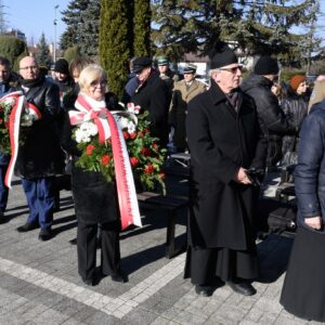 Uczestnicy uroczystości nieupamiętniających rocznicę deportacji Polaków na Sybir