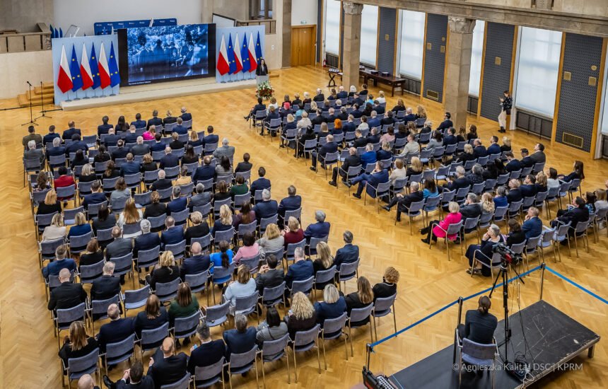 Uczestnicy obchodów Dnia Służby Cywilnej