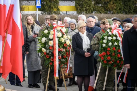 Uczestnicy obchodów Narodowego Dnia Pamięci Żołnierzy Wyklętych