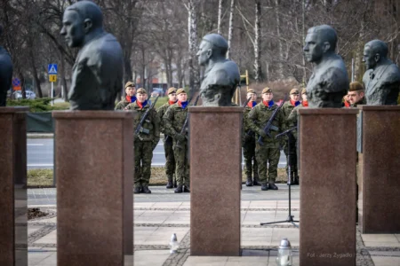 Uczestnicy obchodów Narodowego Dnia Pamięci Żołnierzy Wyklętych