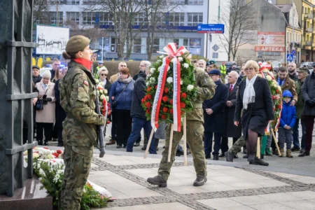 Uczestnicy obchodów Narodowego Dnia Pamięci Żołnierzy Wyklętych