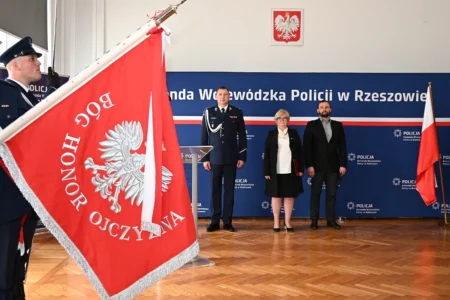 Uczestnicy uroczystego ślubowania policjantów