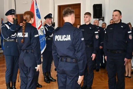 Uczestnicy uroczystego ślubowania policjantów