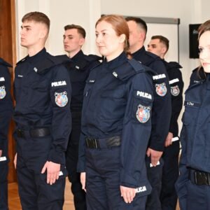 Uczestnicy uroczystego ślubowania policjantów