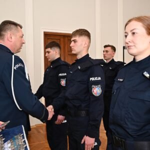 Uczestnicy uroczystego ślubowania policjantów