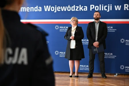 Uczestnicy uroczystego ślubowania policjantów