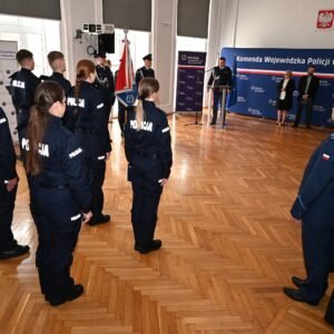 Uczestnicy uroczystego ślubowania policjantów