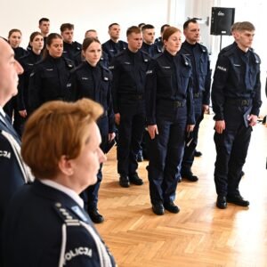 Uczestnicy uroczystego ślubowania policjantów