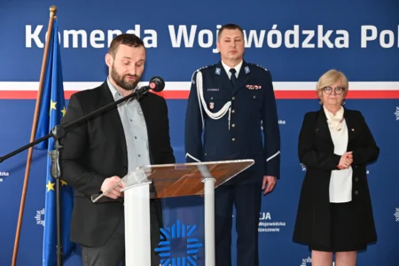 Uczestnicy uroczystego ślubowania policjantów