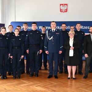 Uczestnicy uroczystego ślubowania policjantów