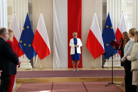 Uczestnicy uroczystości wręczenia odznaczeń państwowych