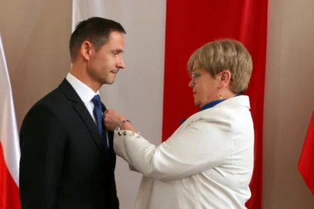 Uczestnicy uroczystości wręczenia odznaczeń państwowych