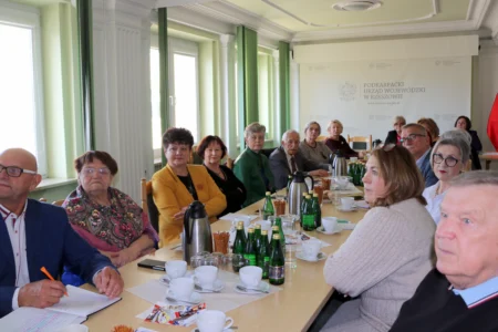 Uczestnicy spotkania zespołu ekspertów do spraw polityki senioralnej