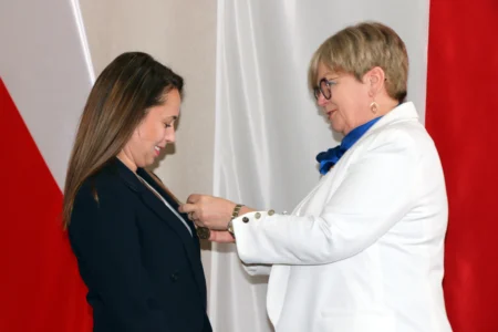 Uczestnicy uroczystości wręczenia odznaczeń państwowych