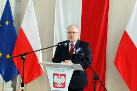Uczestnicy uroczystości wręczenia odznaczeń państwowych