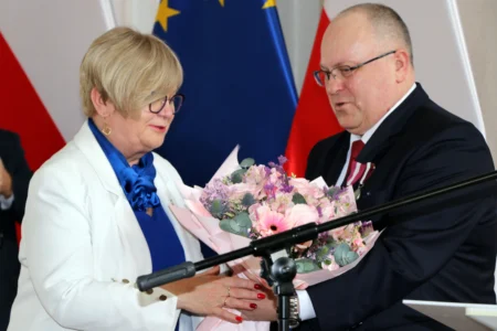 Uczestnicy uroczystości wręczenia odznaczeń państwowych