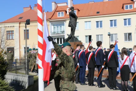 Rzeszów uczcił 106. rocznicę śmierci płk. Leopolda Lisa-Kuli - majora piechoty Wojska Polskiego, kawalera Orderu Virtuti Militari. W uroczystościach wzięła udział wojewoda podkarpacki Teresa Kubas-Hul.