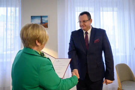 Teresa Kubas-Hul, Wojewoda Podkarpacki i dr hab. n. med. Robert Brodowski, • Konsultant Wojewódzki w dziedzinie chirurgii szczękowo-twarzowej. Wręczenie powołania.