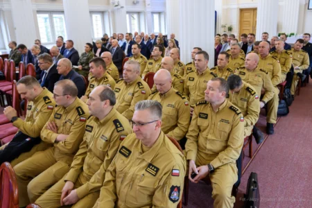 Uczestnicy spotkania dotyczącego obrony cywilnej