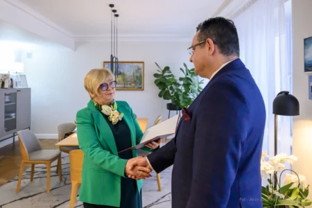 Teresa Kubas-Hul, Wojewoda Podkarpacki i dr hab. n. med. Robert Brodowski, • Konsultant Wojewódzki w dziedzinie chirurgii szczękowo-twarzowej. Wręczenie powołania