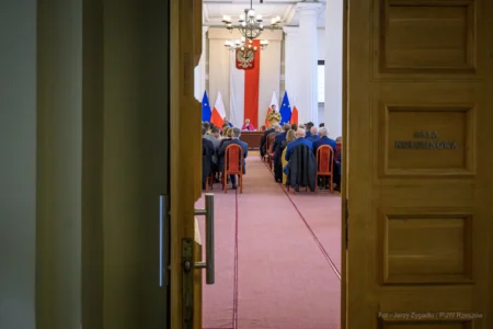 Uczestnicy spotkania dotyczącego obrony cywilnej