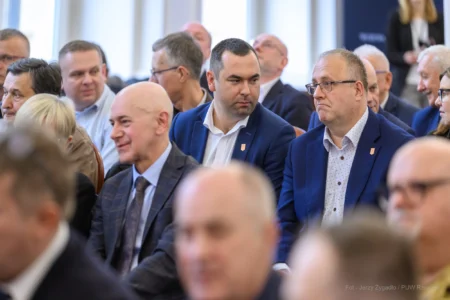 Uczestnicy spotkania dotyczącego obrony cywilnej