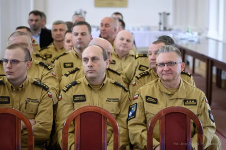 Uczestnicy spotkania dotyczącego obrony cywilnej