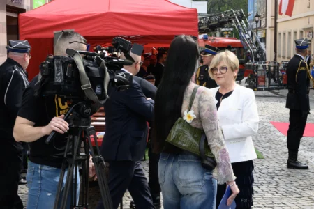 Teresa Kubas-Hul, Wojewoda Podkarpacki udziela wywiadu mediom.