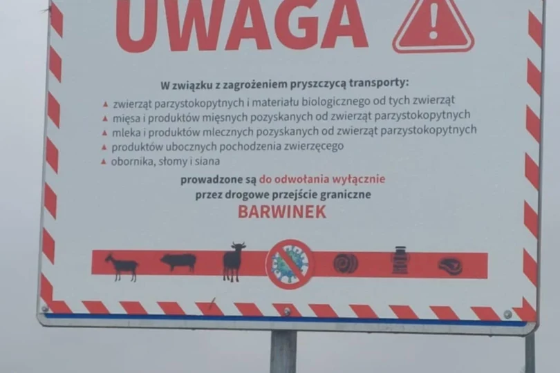 Tablica informacyjna na przejściu granicznym w Barwinku.