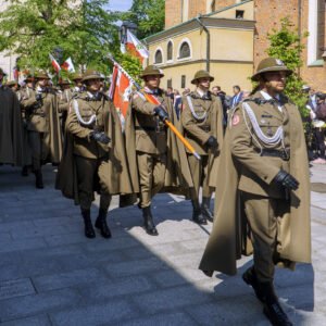 Zdjęcie przedstawia uczestników uroczystości Święta Konstytucji 3 Maja